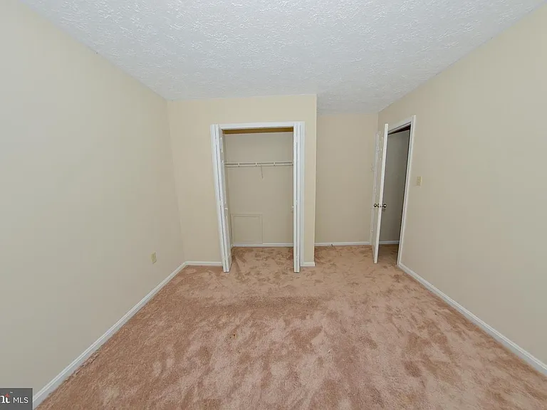12819 Carousel Ct — Photo 1