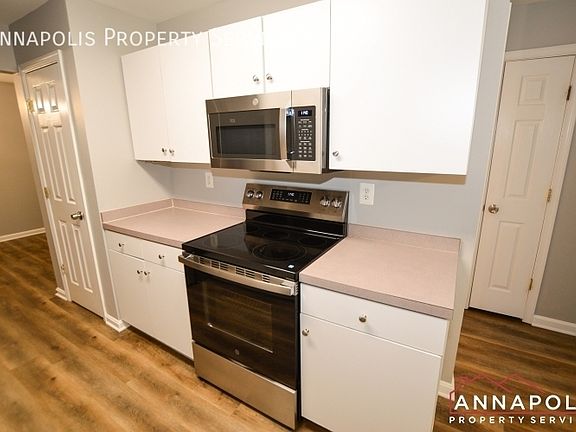 3rd image of 2014 Gov Thomas Bladen Way APT 001