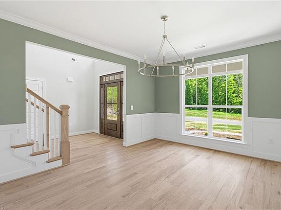 5th image of 4011 Estate Dr
