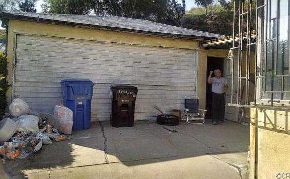 5th image of 2345 N Indiana Ave