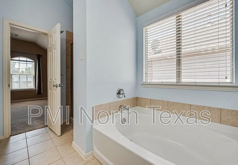 10516 Bolivar Dr — Photo 15