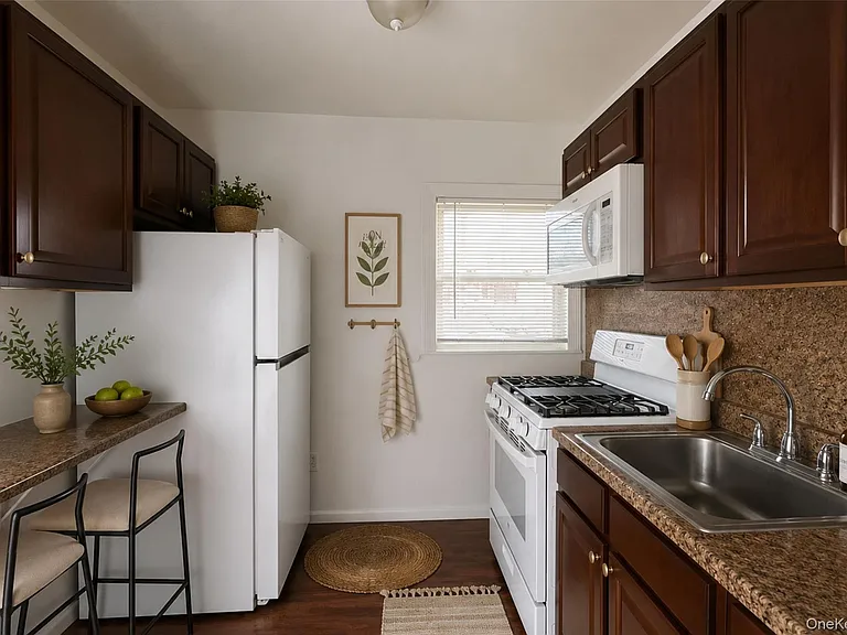 18 Green Pl — Photo 4