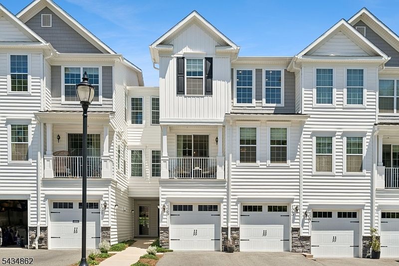 1st image of 125 SEQUOIA DRIVE