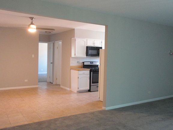 3rd image of 1134 Chalet Dr APT 3N