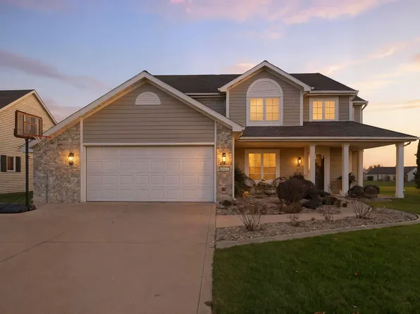 910 Honey Willow Blvd, Huntertown, IN 46748