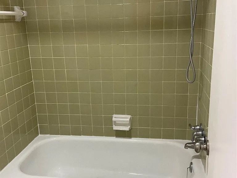 3230 S Lakewood Ave — Photo 13