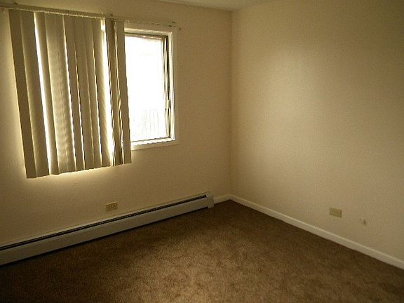 5th image of 1321 N Baldwin Ct Unit 2C