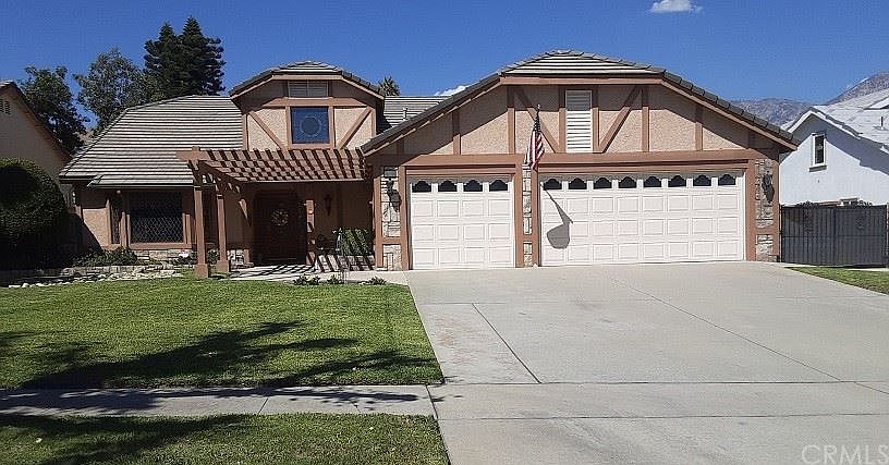 1st image of 901 Driftwood St