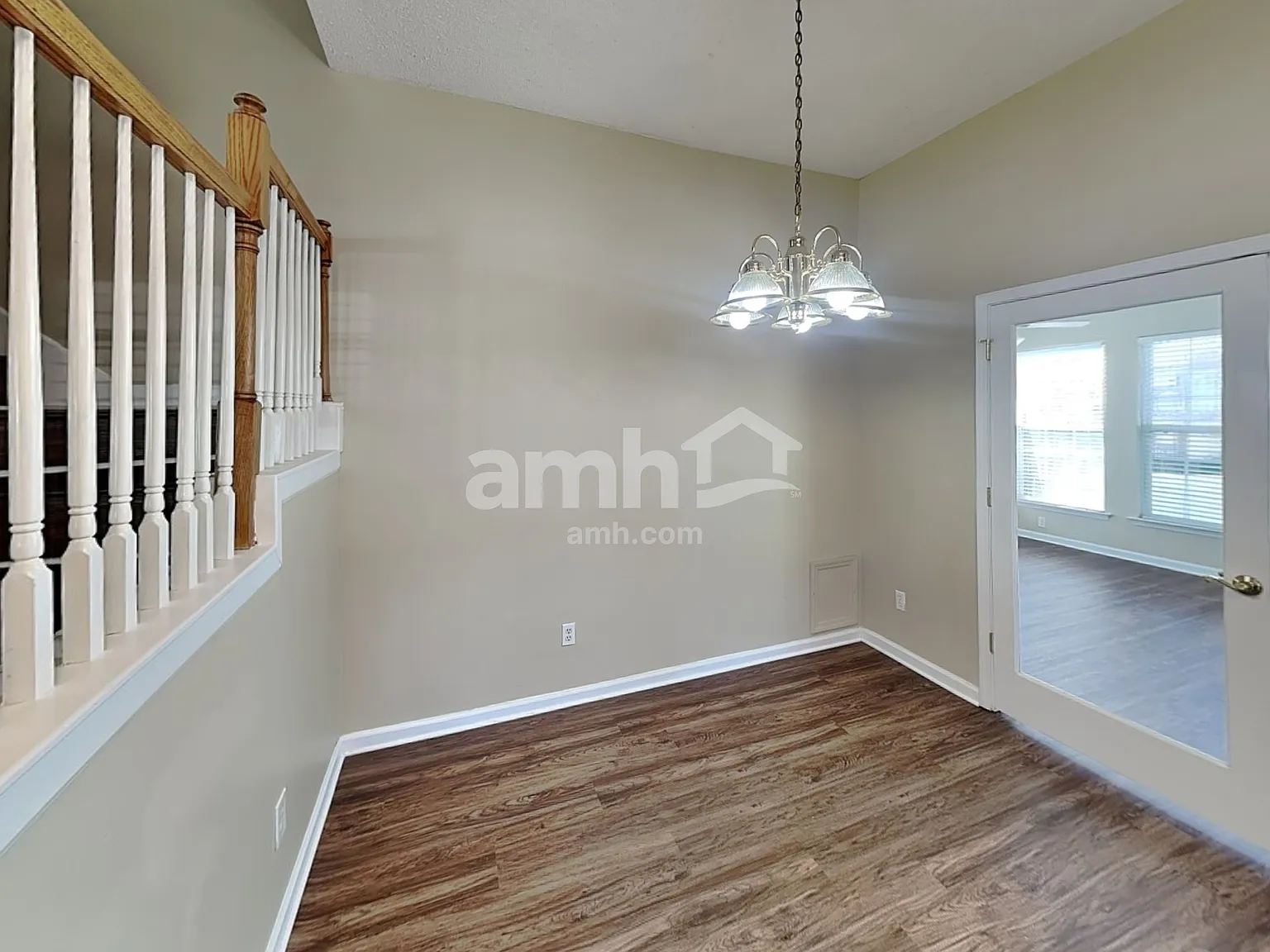 4 bed, 2.0 bath, 2284 sqft, $2,460 — Photo 4