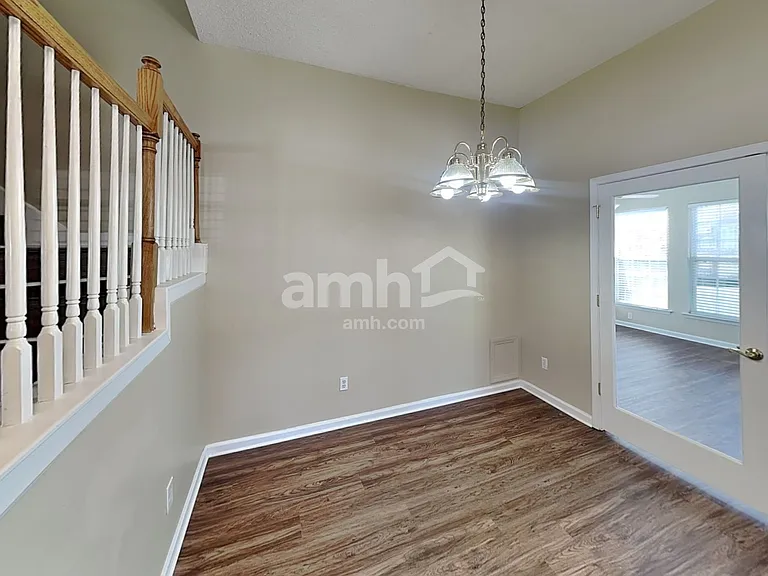 2227 Joann Dr — Photo 4