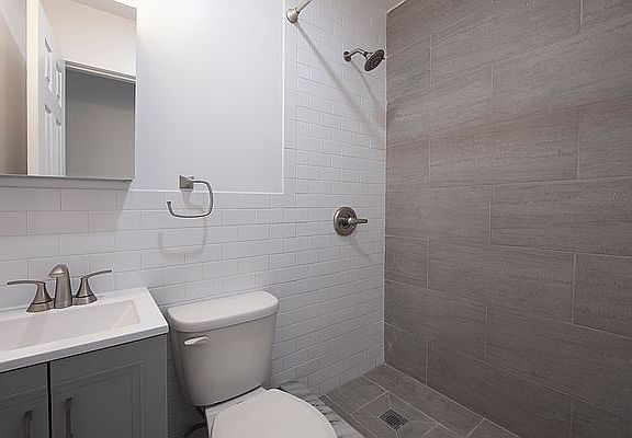 4th image of 13 Essex St APT 10
