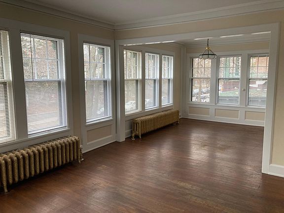 2nd image of 3004 James Ave S #2