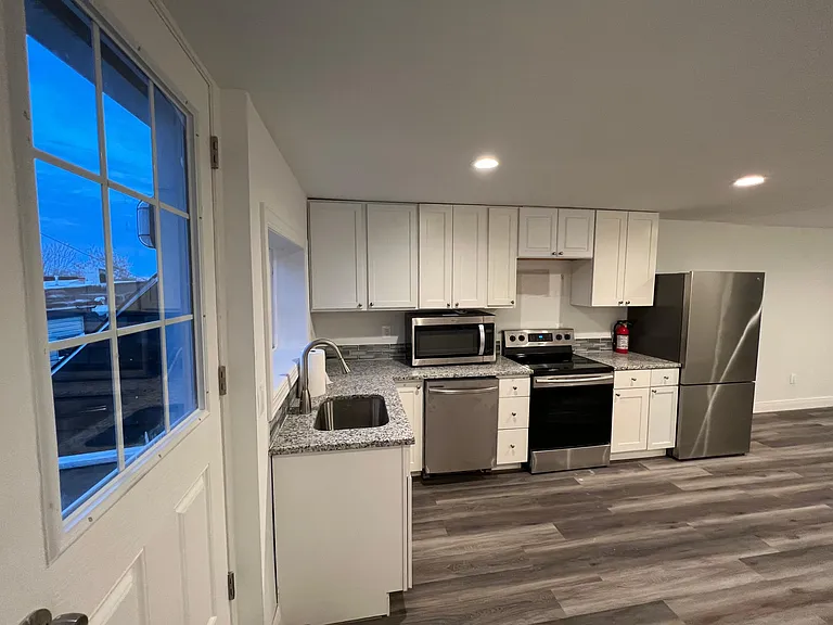 2212 E Monument St #2 — Photo 5