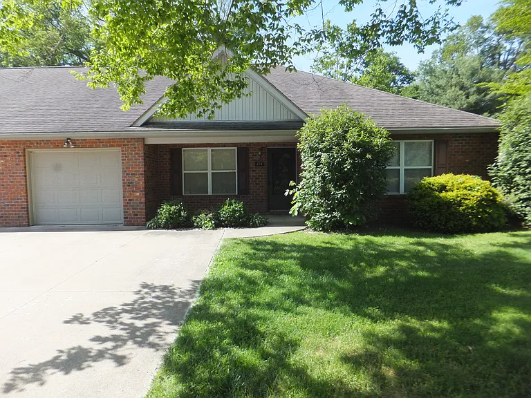 494 Pheasant Run — Photo 1
