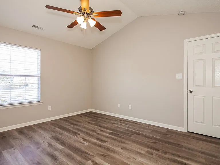109 Silverleaf Rd — Photo 10