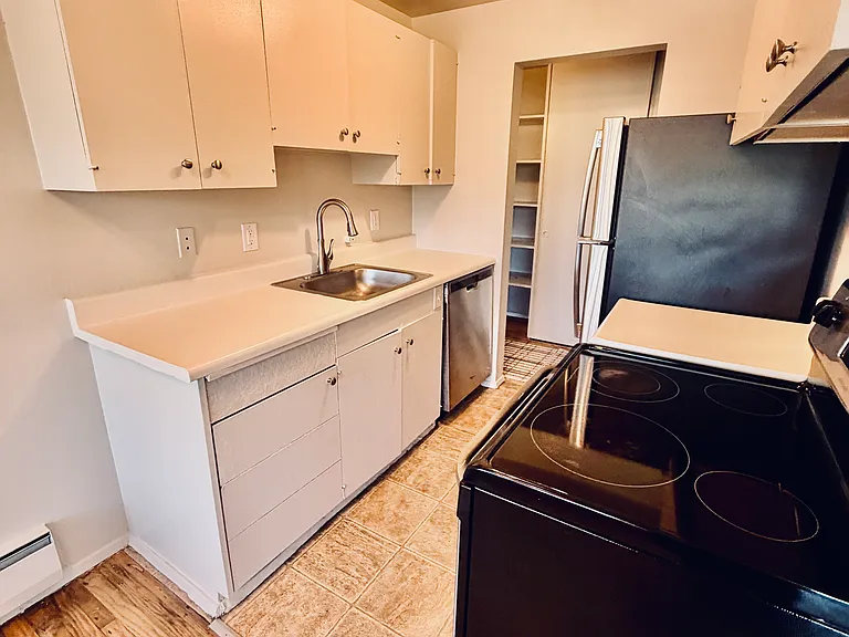 8401 Rainier Pl S #7 — Photo 1