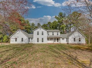 9990 New Cut Rd, Campobello, SC 29322