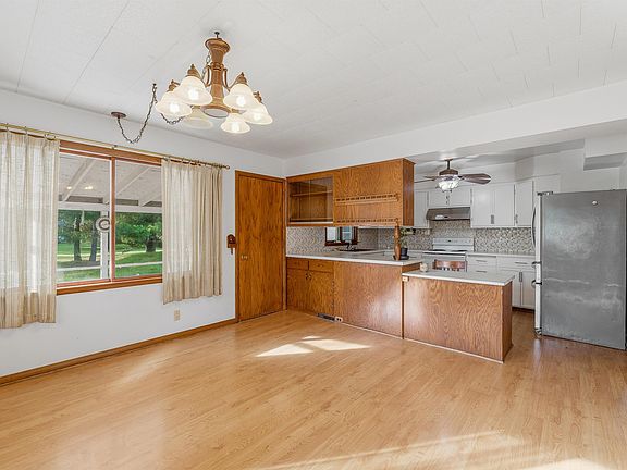 4th image of W8437 Cummings Rd