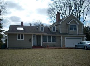 31 Rosalie Ave, Lincroft, NJ 07738