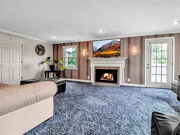 5th image of 22 Deerhurst Park Blvd