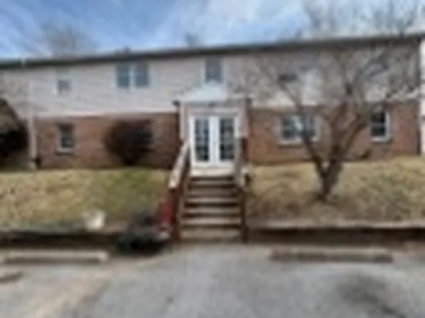 43 Koncer Dr, Martinsburg, WV