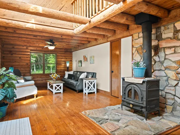 3302 Deer Run Rd, Blacksburg, VA 24060