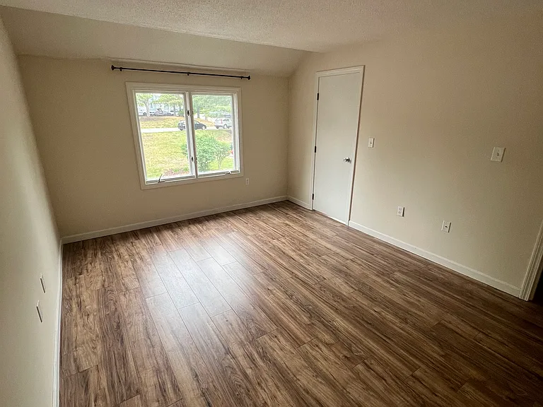 16 Merrimack Dr #16 — Photo 5