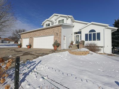 900 Mouton Ave, Bismarck, ND, 58503