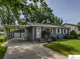 209 Greenhaven Rd, Council Bluffs, IA 51503