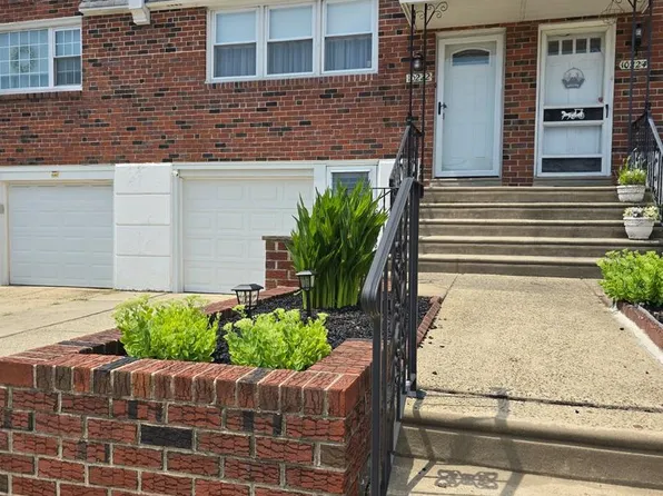 10222 Albemarle Ln, Philadelphia, PA 19114
