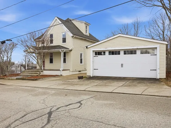 12 Savery Ave, Plymouth, MA 02360