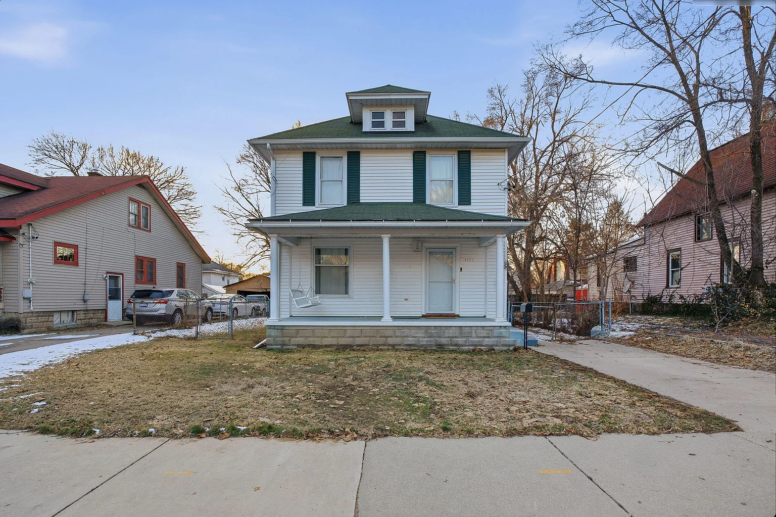 1127 Niagara Ave SE photo 1