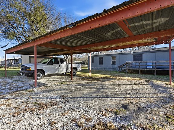 4th image of 2013 Spring Valley Dr