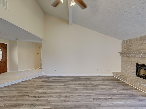 4th image of 16106 Bowridge Ln