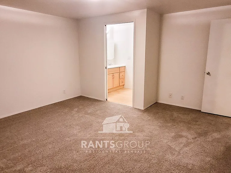 4910 Sheridan Dr SE — Photo 16