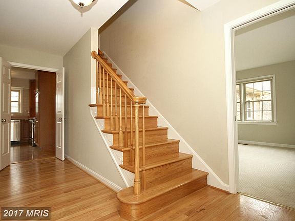 3rd image of 11424 Fairfax Dr