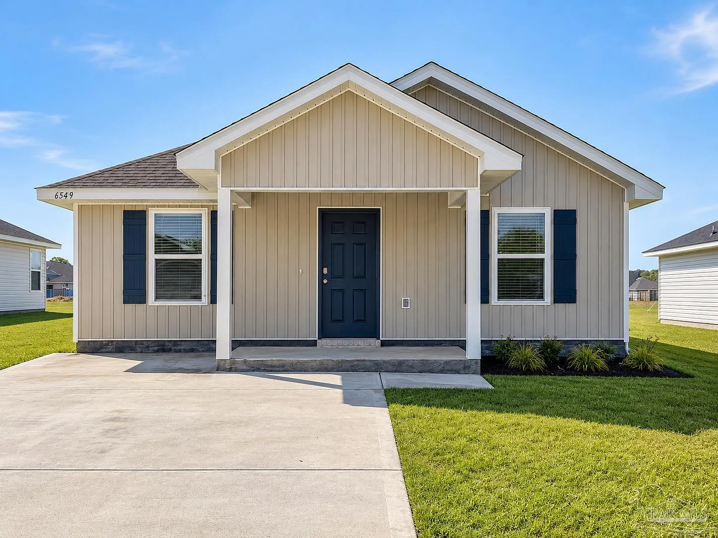 3 bed, 1205 sqft, $1,950 — Photo 1