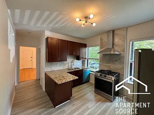 3138 W Schubert Ave #1R Photo 1