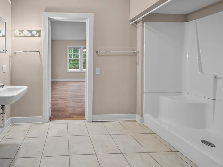 436 S Fannin Ave — Photo 24