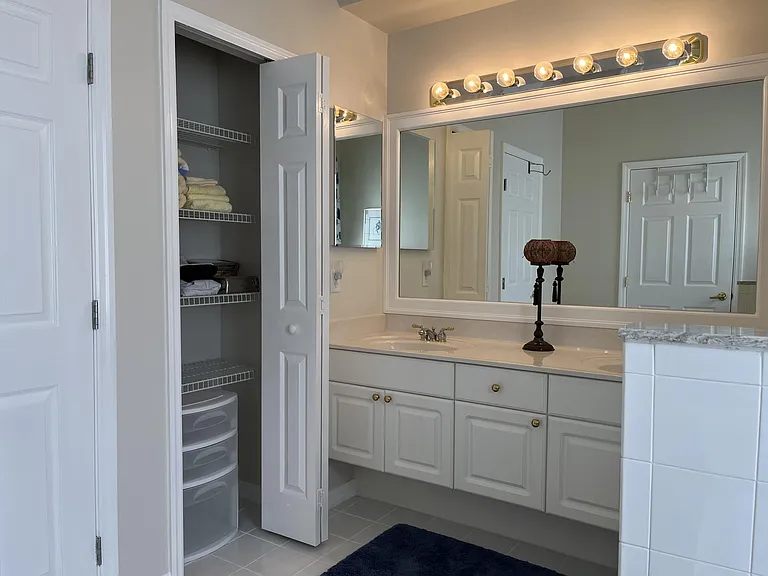 628 NW Venetto Ct — Photo 13