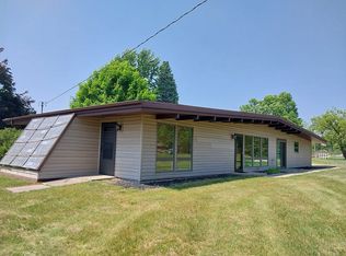 8797 Lakeview Dr, Orleans, MI 48865