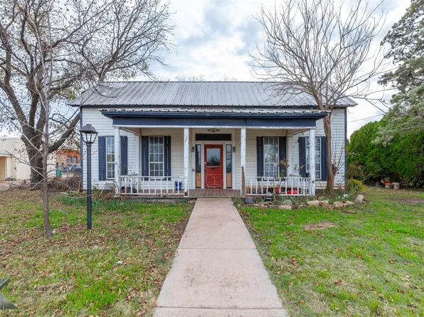 141 W 3rd St, Baird, TX 79504