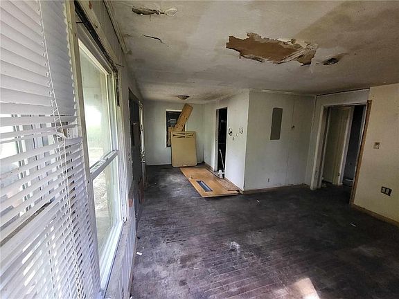 5th image of 8031 Garfield Ave