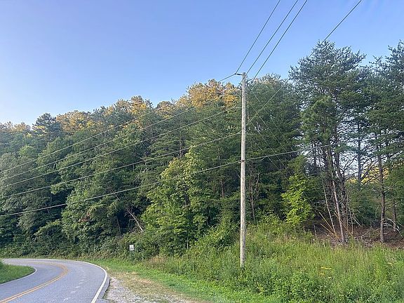 3rd image of 139 White Dove Ln