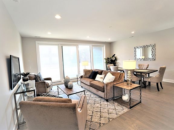 5th image of 2740 W Chicago Ave Unit 4