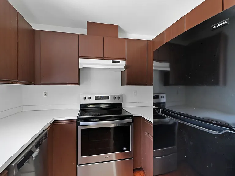 730 SE 8th Ave #H202 — Photo 5