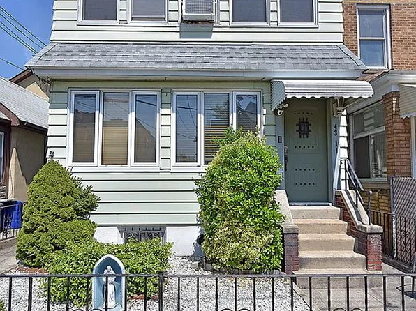 4311 21st Ave, Astoria, NY 11105