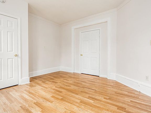 3rd image of 39 W 47th St