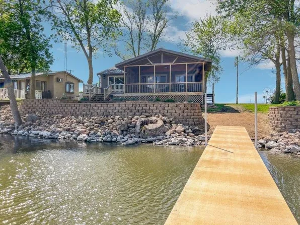 4919 107th St, Dolliver, IA 50531