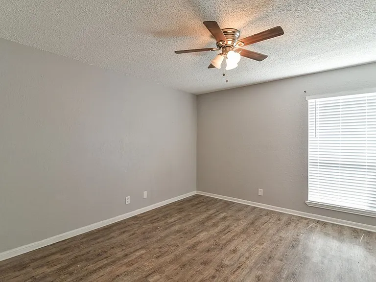 1906 Emerald Pl #1214 — Photo 16